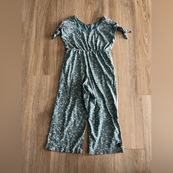 Tea Collection Girl’s Light Blue Floral Jumpsuit Tie Sleeves - Size 5 - Picture 7 of 8